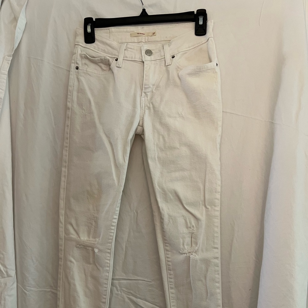 White 711 Levi’s Skinny Jeans